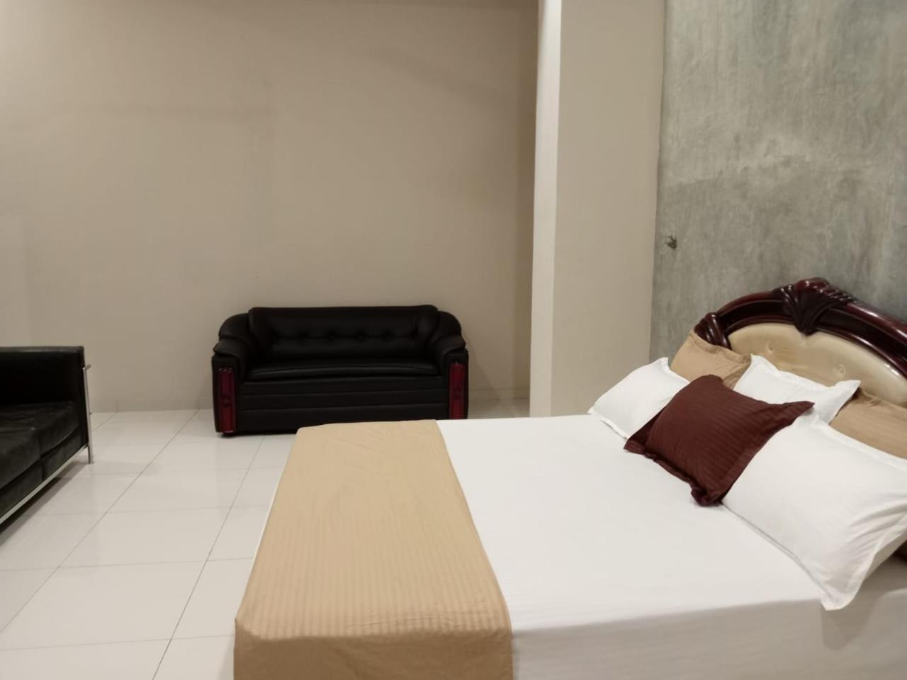 בטרמולה Thalangama Lakeview Lodge מראה חיצוני תמונה