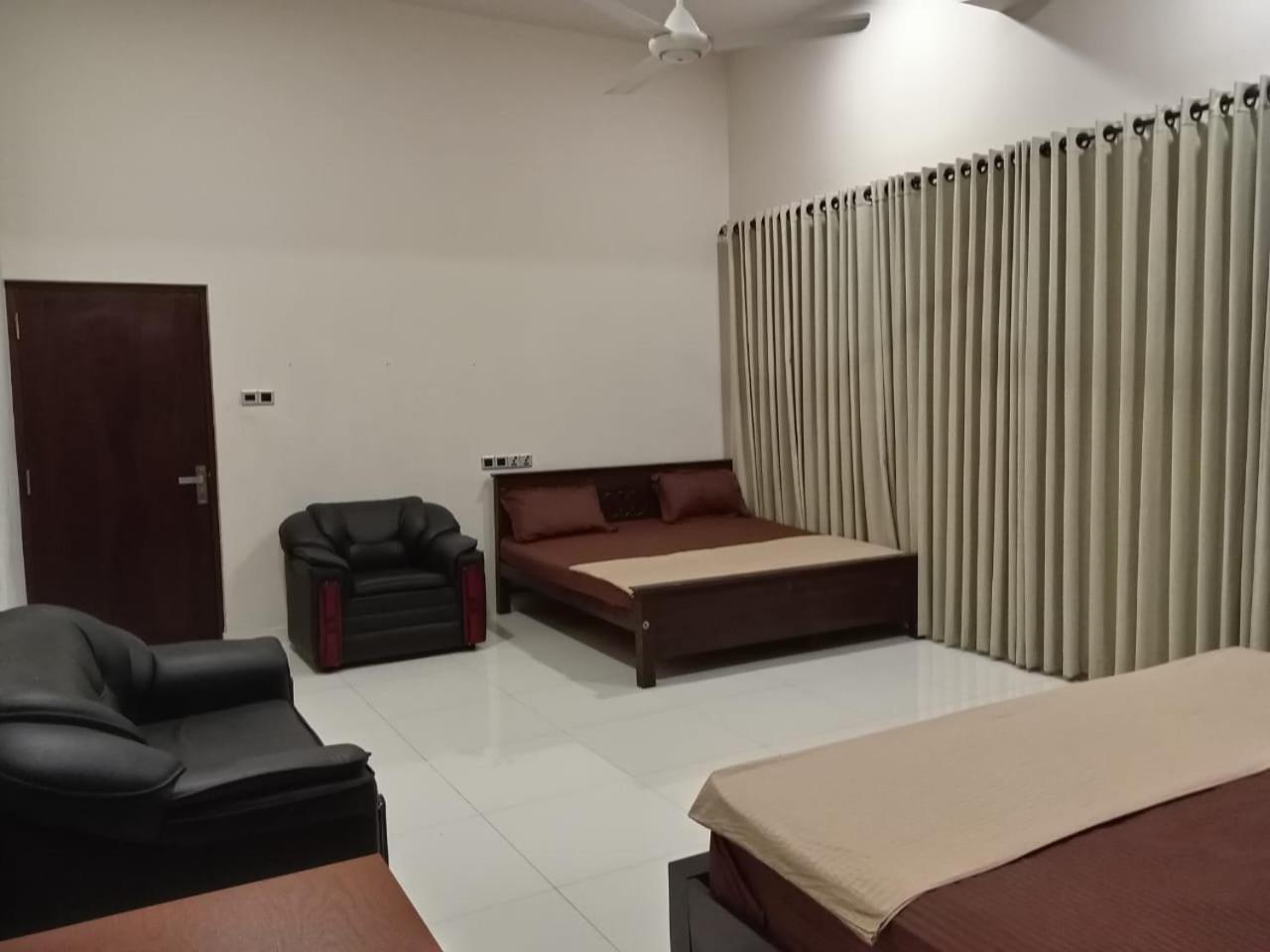 בטרמולה Thalangama Lakeview Lodge מראה חיצוני תמונה