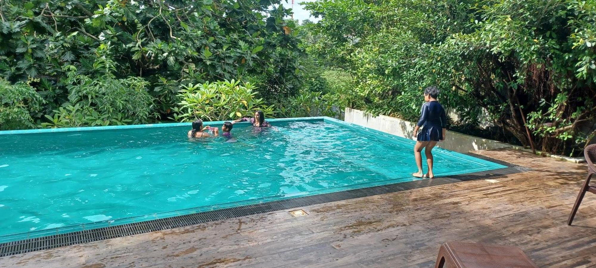 בטרמולה Thalangama Lakeview Lodge מראה חיצוני תמונה