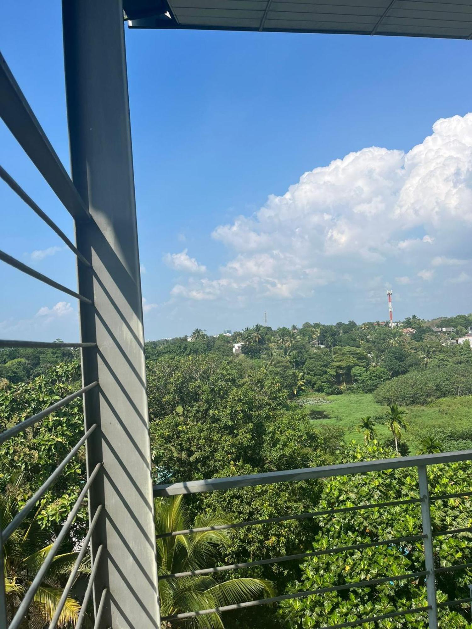 בטרמולה Thalangama Lakeview Lodge מראה חיצוני תמונה